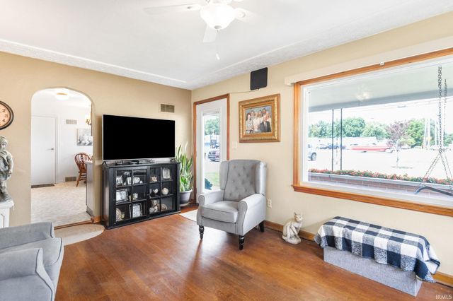 1809 E McKinley Avenue, Mishawaka, IN 46545