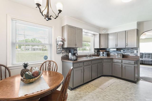 1809 E McKinley Avenue, Mishawaka, IN 46545