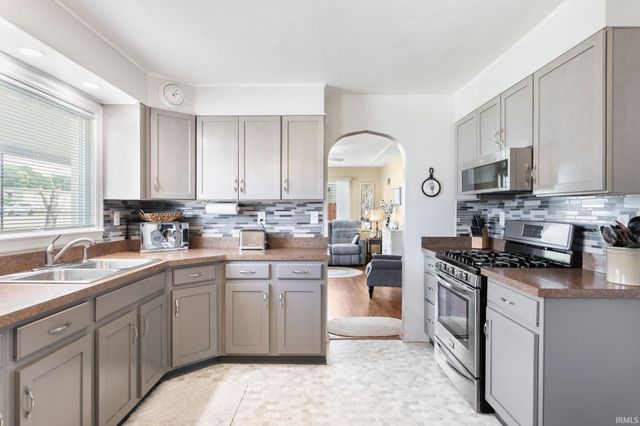 1809 E McKinley Avenue, Mishawaka, IN 46545