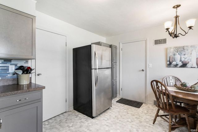 1809 E McKinley Avenue, Mishawaka, IN 46545