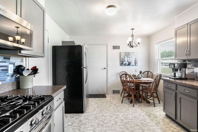 1809 E McKinley Avenue, Mishawaka, IN 46545