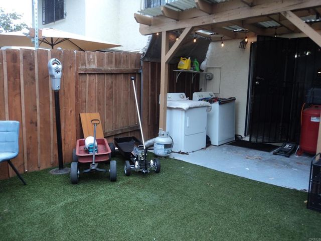2083 Berry St, Lemon Grove, CA 91945