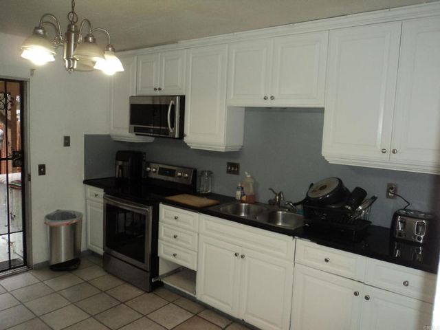 2083 Berry St, Lemon Grove, CA 91945