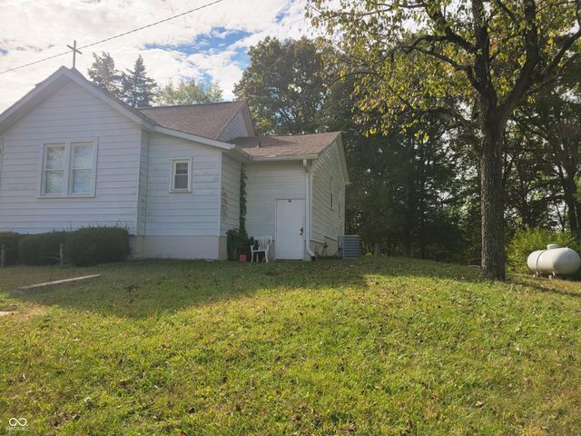 10530 W Georgetown Road, Columbus, IN 47201