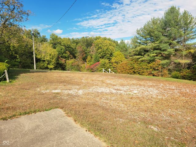 10530 W Georgetown Road, Columbus, IN 47201