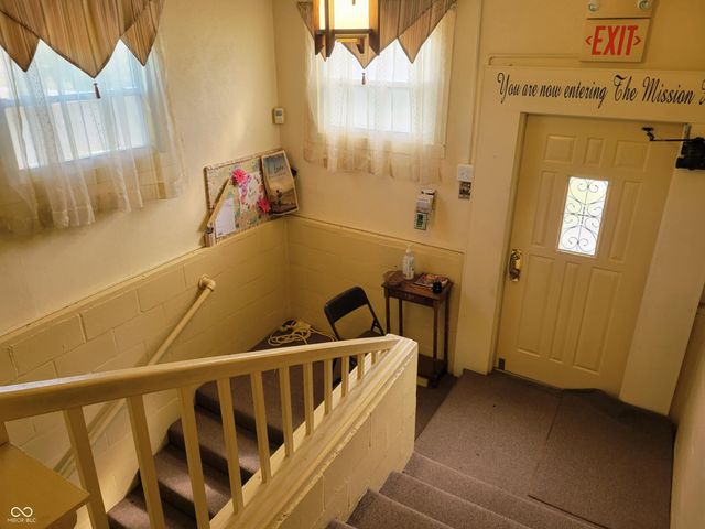 10530 W Georgetown Road, Columbus, IN 47201