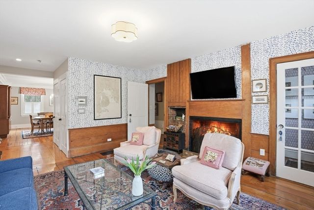 57 North St 1, Hingham, MA 02043