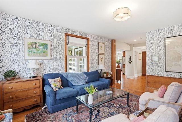 57 North St 1, Hingham, MA 02043