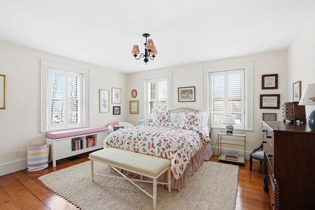 57 North St 1, Hingham, MA 02043