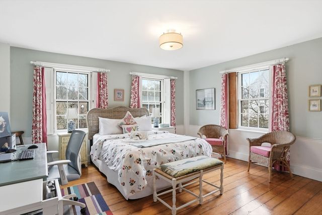 57 North St 1, Hingham, MA 02043