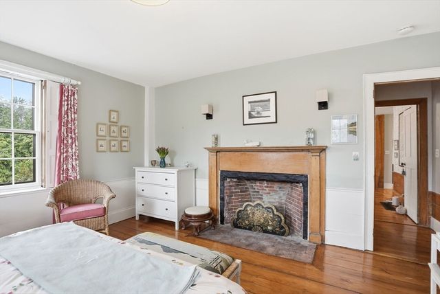 57 North St 1, Hingham, MA 02043