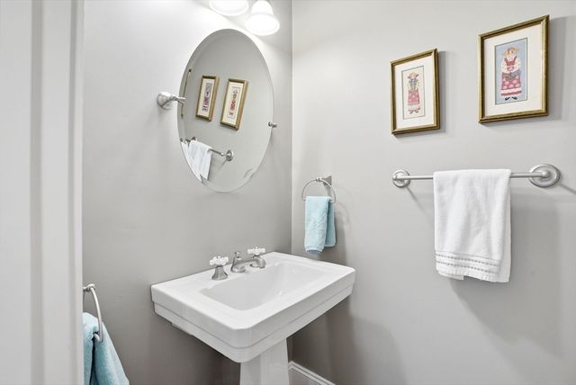 57 North St 1, Hingham, MA 02043