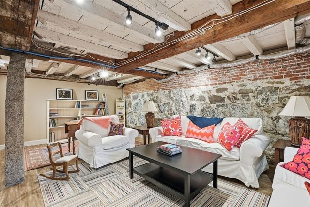 57 North St 1, Hingham, MA 02043