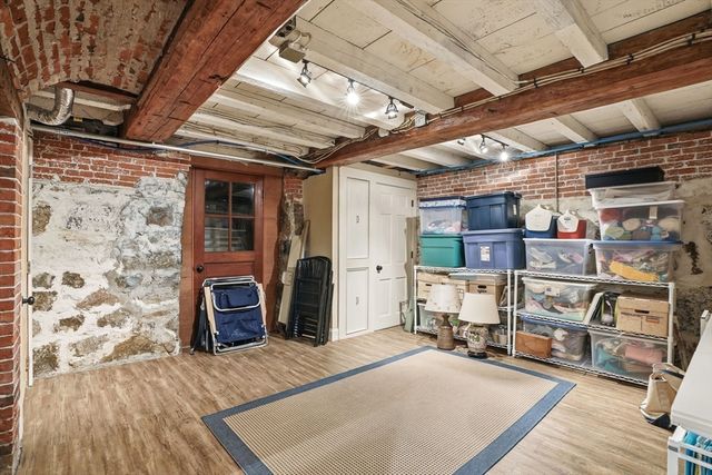 57 North St 1, Hingham, MA 02043