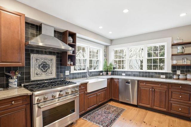 57 North St 1, Hingham, MA 02043