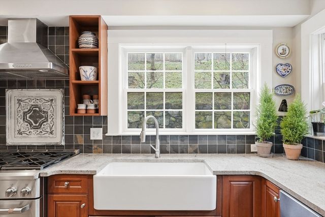 57 North St 1, Hingham, MA 02043