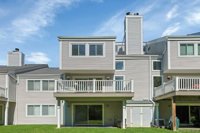 28 Cheshire Lane, Yorktown Heights, NY 10598