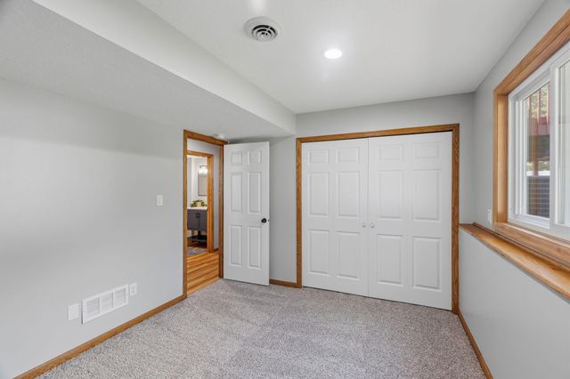5809 126th Street W, Apple Valley, MN 55124