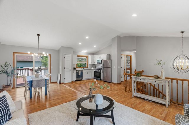 5809 126th Street W, Apple Valley, MN 55124