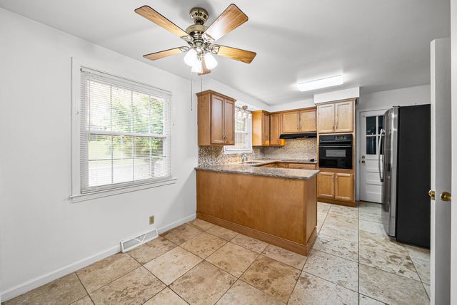 2293 Dogwood Ln, Clarksville, TN 37043
