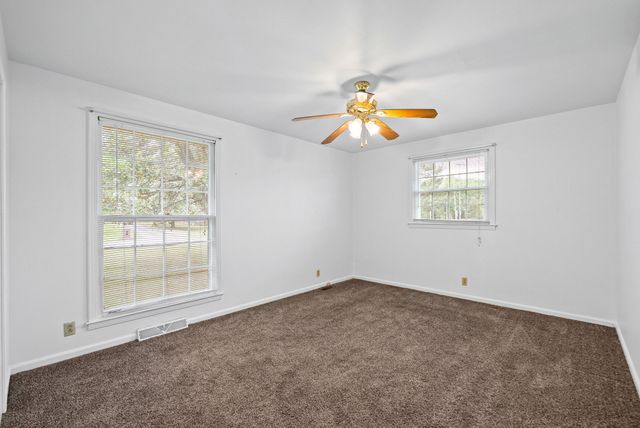 2293 Dogwood Ln, Clarksville, TN 37043