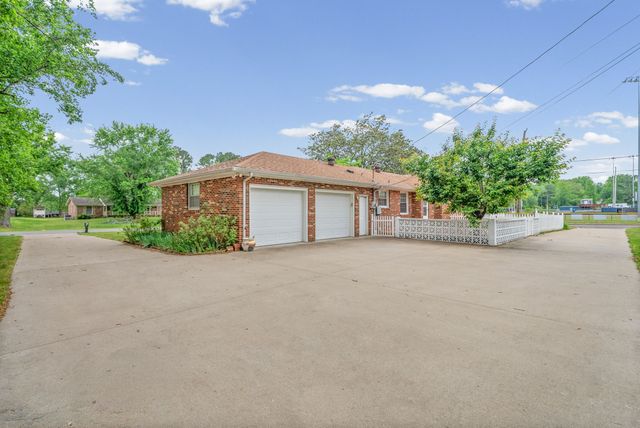 2293 Dogwood Ln, Clarksville, TN 37043