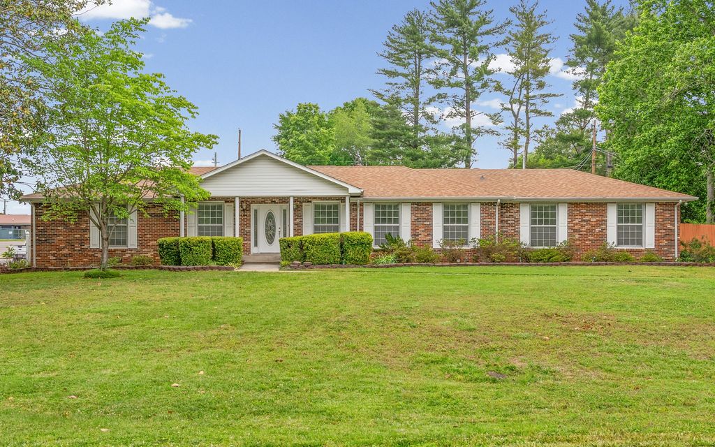 2293 Dogwood Ln, Clarksville, TN 37043