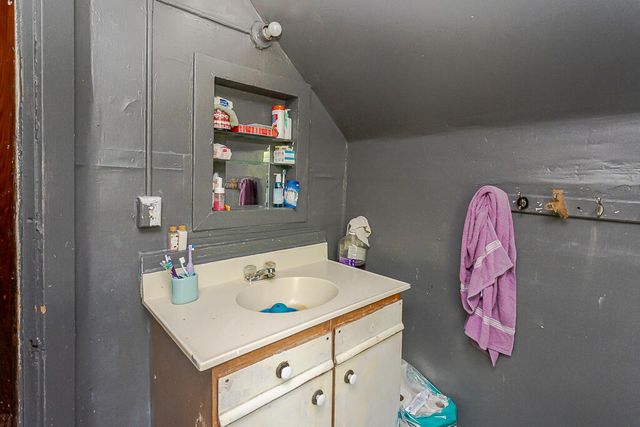 58 City Park, Toledo, OH 43609