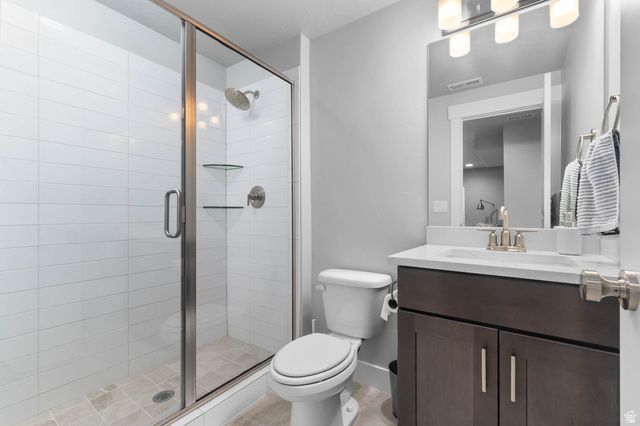 6453 W ARRANMORE DR, South Jordan, UT 84009