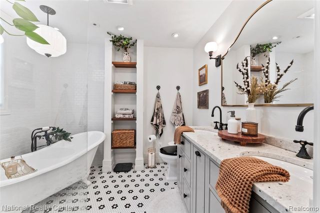 116 S Rogers Street, Northville, MI 48167