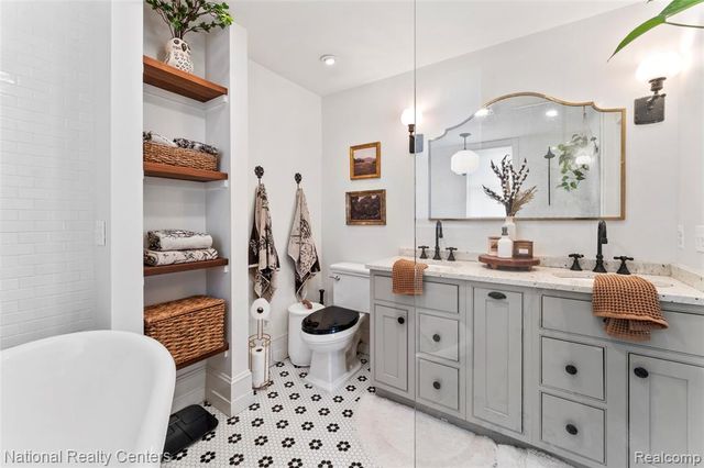 116 S Rogers Street, Northville, MI 48167