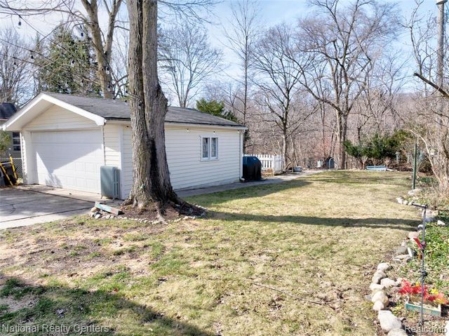 116 S Rogers Street, Northville, MI 48167