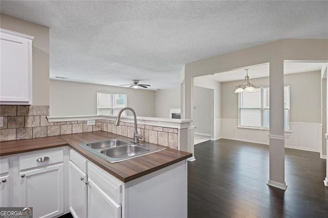 3009 Summer Breeze Drive, Villa Rica, GA 30180