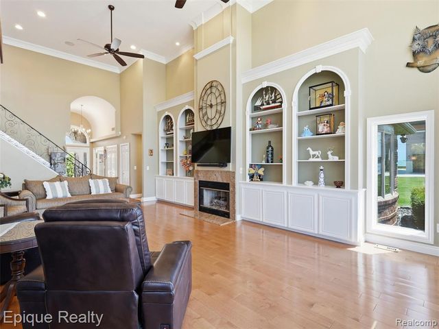 33124 N River Road, Harrison Twp, MI 48045