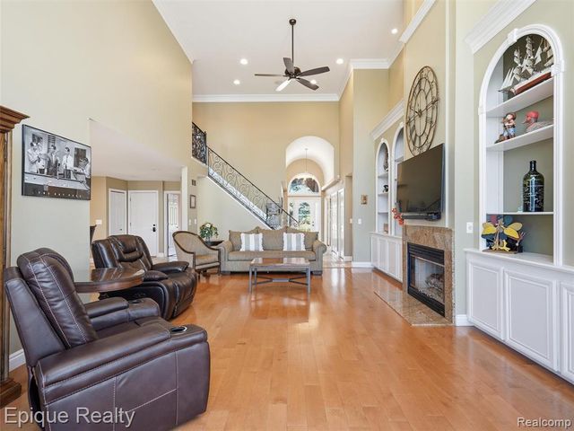 33124 N River Road, Harrison Twp, MI 48045