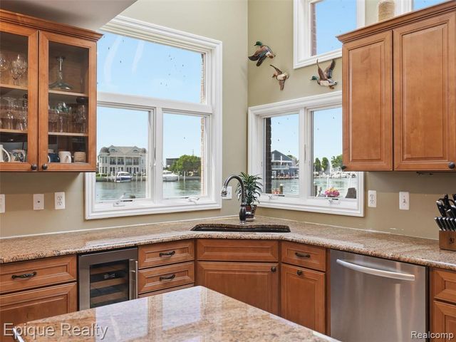 33124 N River Road, Harrison Twp, MI 48045