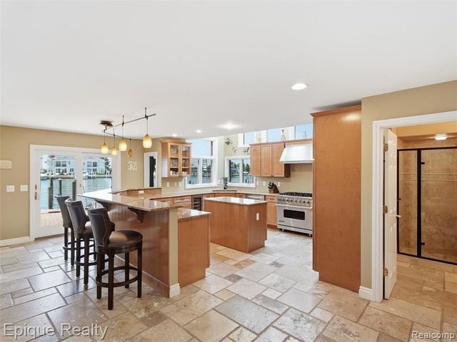 33124 N River Road, Harrison Twp, MI 48045