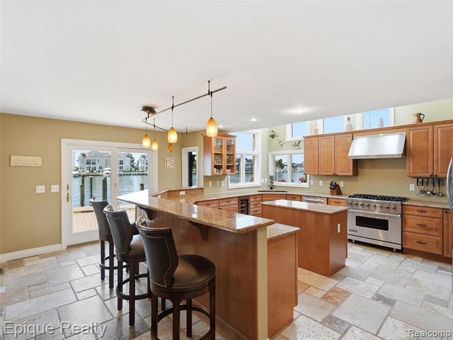 33124 N River Road, Harrison Twp, MI 48045