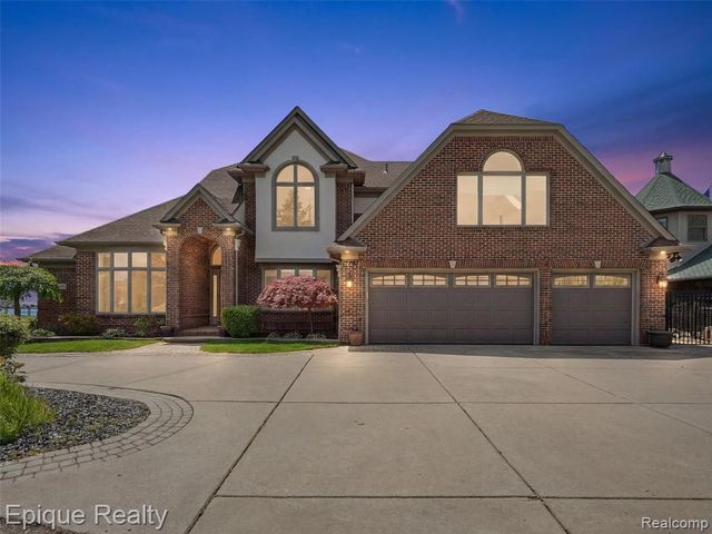 33124 N River Road, Harrison Twp, MI 48045
