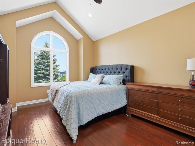 33124 N River Road, Harrison Twp, MI 48045