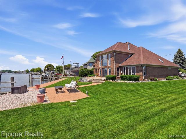 33124 N River Road, Harrison Twp, MI 48045