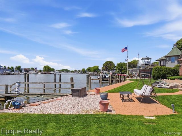 33124 N River Road, Harrison Twp, MI 48045