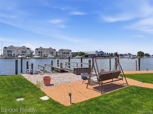 33124 N River Road, Harrison Twp, MI 48045