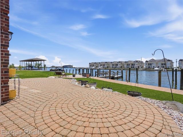 33124 N River Road, Harrison Twp, MI 48045