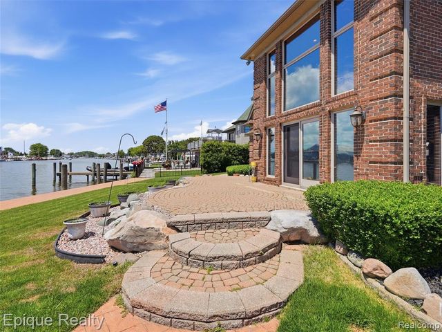 33124 N River Road, Harrison Twp, MI 48045