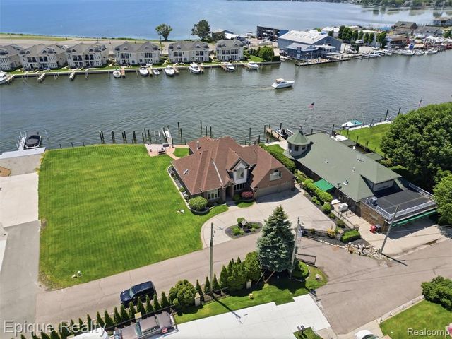 33124 N River Road, Harrison Twp, MI 48045