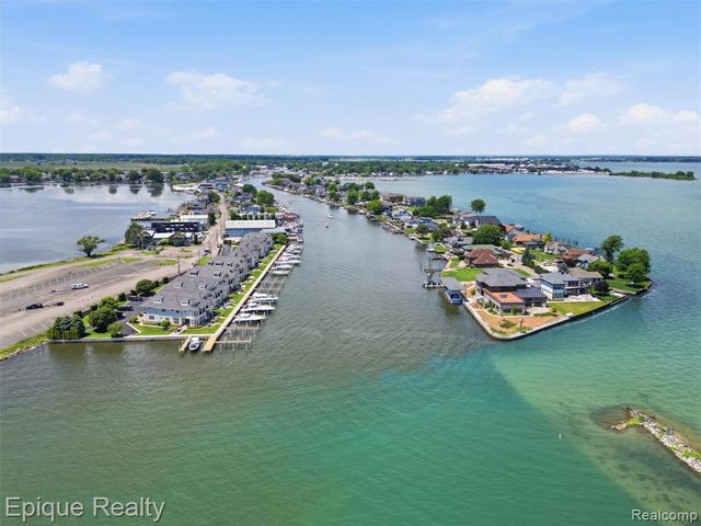 33124 N River Road, Harrison Twp, MI 48045