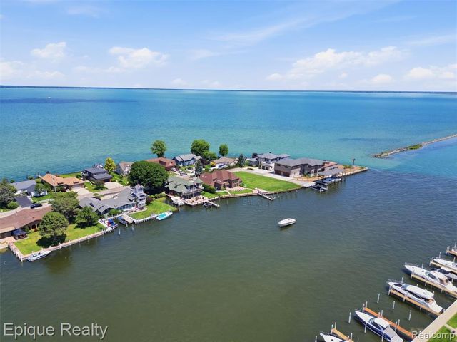 33124 N River Road, Harrison Twp, MI 48045