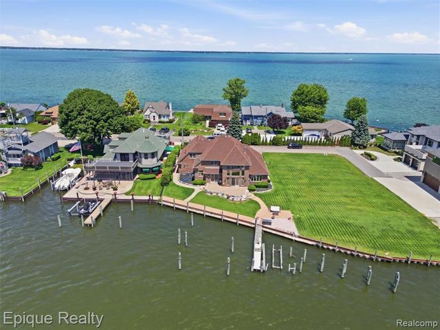 33124 N River Road, Harrison Twp, MI 48045