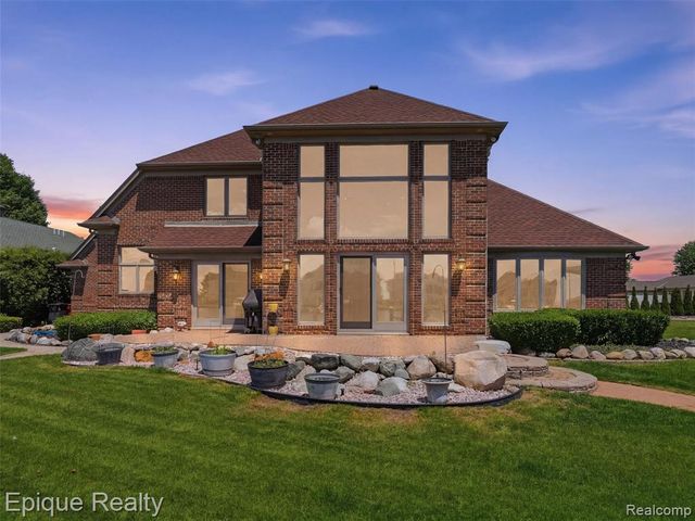 33124 N River Road, Harrison Twp, MI 48045